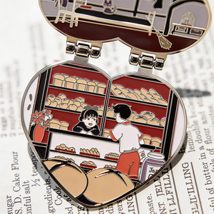 Pins de Metal Dorado con Forma de Corazón, Esmaltados, con Bisagras, de Alta Calidad, Personalizados, de Fábrica China con 17 Años de Experiencia - Product Image 3