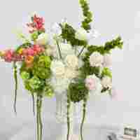 Boule de fleurs artificielles réalistes rose, verte et blanche en gros pour la décoration de scène de mariage, allée et centres de table d'événements