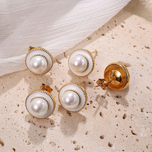 ต่างหูมุกประดับเพชร ทองคำขาว ทรงกรอบ ขอบสแตนเลส สวมใส่ได้ทุกวัน - Product Image 2