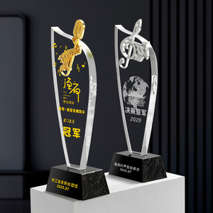 ถ้วยรางวัลรูปโน้ตดนตรีคริสตัลพร้อมไมโครโฟนสีทอง แกะสลักด้วยเลเซอร์ พิมพ์ดิจิทัล ทนทาน เหมาะสำหรับการแข่งขันร้องเพลงและเปียโน - Product Image 4