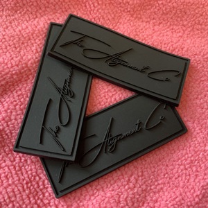 <span class=keywords><strong>Forma</strong></span> regolare <span class=keywords><strong>marchio</strong></span> goffrato logo in gomma nera Patch, impermeabile tutto lo stesso colore PVC etichetta <span class=keywords><strong>di</strong></span> gomma per nastri - Product Image 2