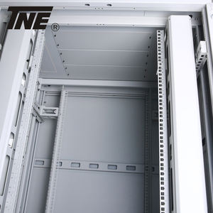 Boîtier de serveur <span class=keywords><strong>informatique</strong></span> SY <span class=keywords><strong>42U</strong></span> 45U 47U avec protection IP20 en acier SPCC pour UPS et capacité de charge statique de 1000 kg - Product Image 4