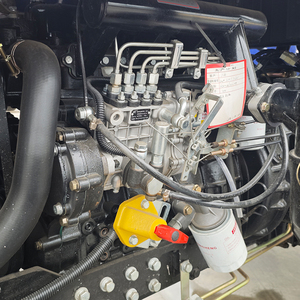 Hoogwaardige landbouwtractor met vier wielen, compacte 4WD <span class=keywords><strong>tractor</strong></span> met aanbouwdelen, CE EPA EURO 5 - Product Image 4