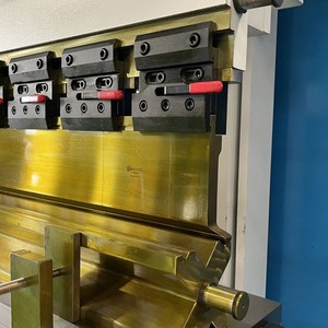 Venta Directa de Fábrica HUNSONE, Dobladora Plegadora <span class=keywords><strong>CNC</strong></span> 170T3200, Prensa Plegadora <span class=keywords><strong>CNC</strong></span> para Doblado de Acero, Máquina Dobladora de Chapa Metálica - Product Image 5