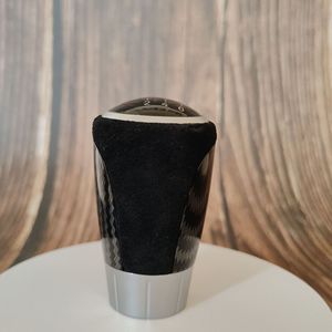 Pommeau de levier de vitesse Bmw en fibre de carbone 5 6 vitesses ergonomique pour E87 E88 E90 - Product Image 1