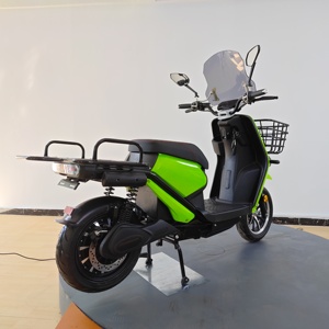 Venta al por mayor 2026: Motocicleta eléctrica de 2000W de largo alcance para reparto de alimentos, tipo pedal, con cesta delantera y caja trasera grande opcional. - Product Image 1
