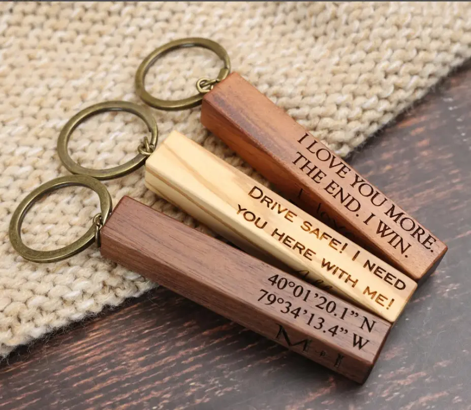Vente en gros de porte-clés en bois porte-clés en bois gravé avec logo personnalisé porte-clés en bois vierge pour gravure