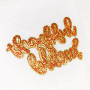 El más nuevo bordado fantasma parche personalizado alfabeto Bowknot calabaza Halloween lentejuelas Chenille parche - Product Image 3