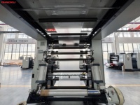 Machine d'impression flexographique automatique à large bande, 4 couleurs, fabriquée en Chine, avec une largeur maximale de 960 mm. Largeur d'impression pour film plastique BOPP PET