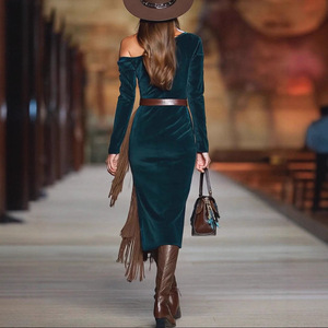 <span class=keywords><strong>ชุด</strong></span>เดรสยาวสไตล์เรโทรผ้าสักหลาดแบบใหม่สำหรับขายส่ง ดีไซน์หรูหราสำหรับผู้หญิง คอเฉียง แขนยาว ประดับพู่ พร้อมเข็มขัด ทรงเข้ารูป - Product Image 2