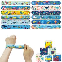 Bracelet décoratif personnalisé en PVC sur le thème du monde sous-marin, avec attache magnétique et anneau à pression