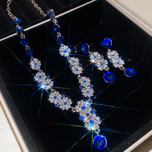 Conjunto de Joyería de Moda para Mujer, Collar y Aretes con Flores de Cristal Azul para Bodas, Cenas y Fiestas - Product Image 2