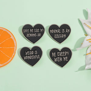 Брошь с эмалью в виде сердца - Product Image 2