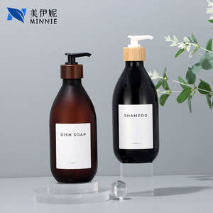 Bouteille pompe Minnie 500 ml en plastique givré pour shampoing, lotion, après-shampoing, savon à vaisselle avec bouchon en bois - Product Image 2