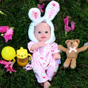 Muñecas Bebé Reborn de Silicona Suave de 11 Pulgadas VTU, Realistas y Adorables, con Conjunto Completo de Ropa, Muñecas Recién Nacidas Realistas para Niñas y Niños - Product Image 1