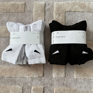 Yüksek Kaliteli 6 Çift Uzun Tüp Kalınlaştırılmış Havlu Tabanlı Pamuklu Çorap Basketbol Koşu ve Günlük Kullanım Rahat Unisex Spor Çorapları - Product Image 4