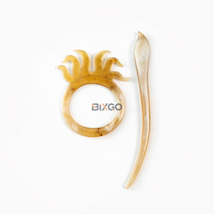 Broche de Lujo Hecho a Mano con Cuerno de Buey Natural y Madera, Elegante Diseño de Pulpo, Accesorio de Moda para Mujer, Anillo para Bufanda - Product Image 3
