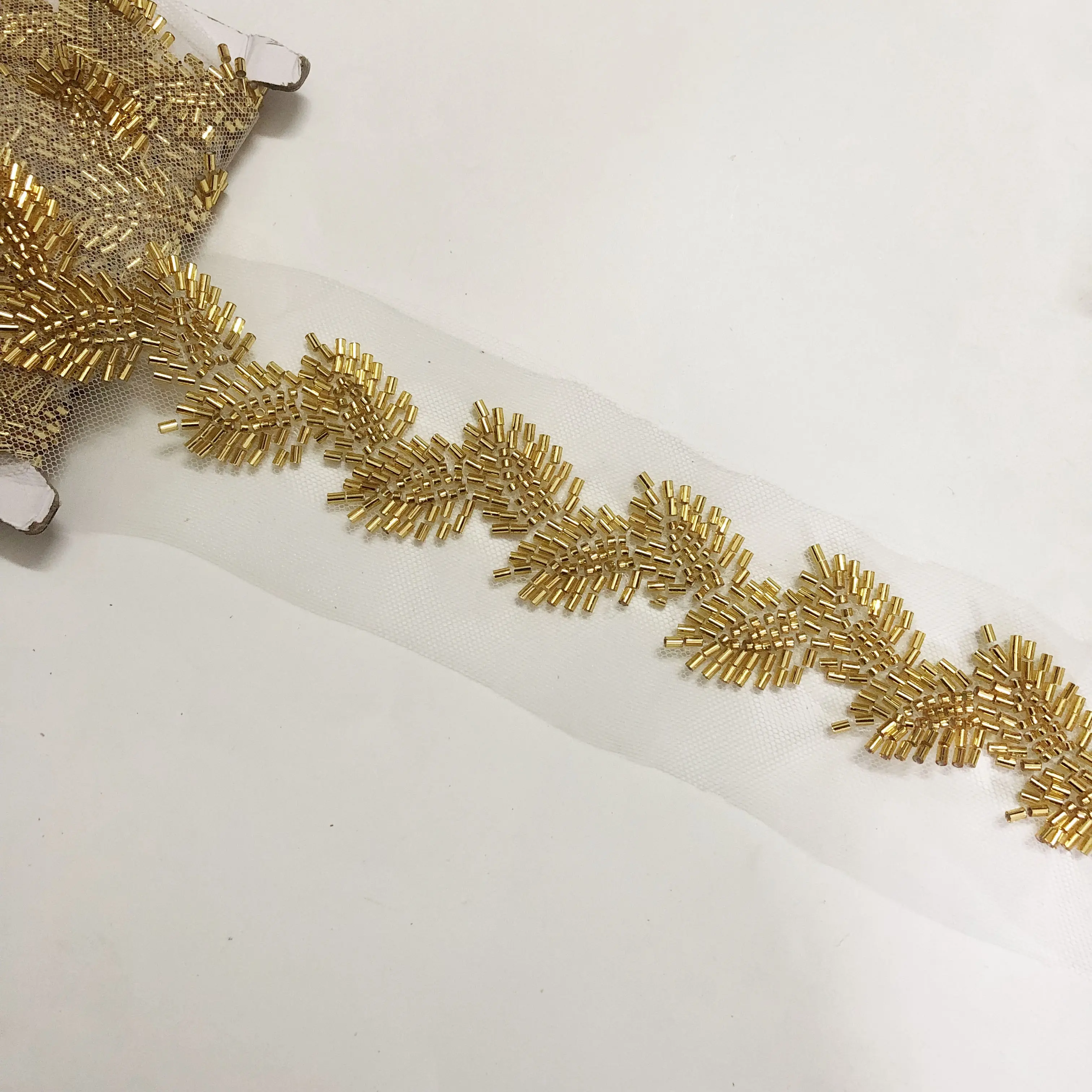 Kleidung dekorative Blattgold Muster Perlen Stickerei Mesh Spitzen besatz LT2605B