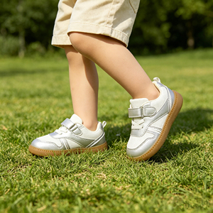 Chaussures de loisirs en gros pour garçons, avec tige en PU, semelle injectée, style pieds nus, et chaussures décontractées pour filles - Product Image 5