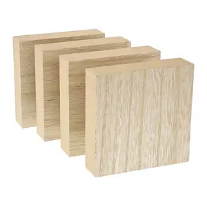 Blocos quadrados de madeira sem acabamento