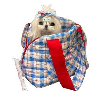Bolsa de Transporte Clásica para Mascotas con Diseño a Cuadros, Ligera, Transpirable, Cómoda y Portátil - Product Image 1