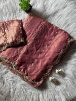 Nouveau sari en soie moderne de créateur avec perles de machine et motifs brodés à la main, et motifs en perles coupées pour mariages et occasions festives