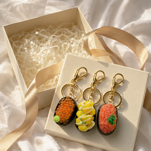 Porte-clés Sushi Mignon en Forme de Nigiri avec Fermoir Homard Doré, Cadeau Breloque PVC pour Enfants et Adolescents - Product Image 6