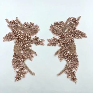 <span class=keywords><strong>Patch</strong></span> d'appliques de vêtements de bricolage de strass perlés faits à la main, applique perlée pour la décoration de robe de mariée Applique de fleur par paire - Product Image 2