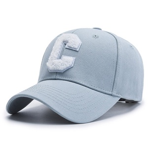 Gorra de Béisbol Ecológica Personalizada con Letra, 6 Paneles, Estructurada, de Algodón, con Bordado de Chenilla y Parche, Cierre a Presión, Estilo Dad Hat - Product Image 1