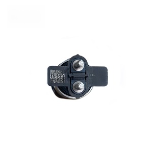 Motor 6068 4045 4.5L 6.8L Common Rail Yakıt Enjektörü RE543351 095000-0590 RE545562 - Product Image 6
