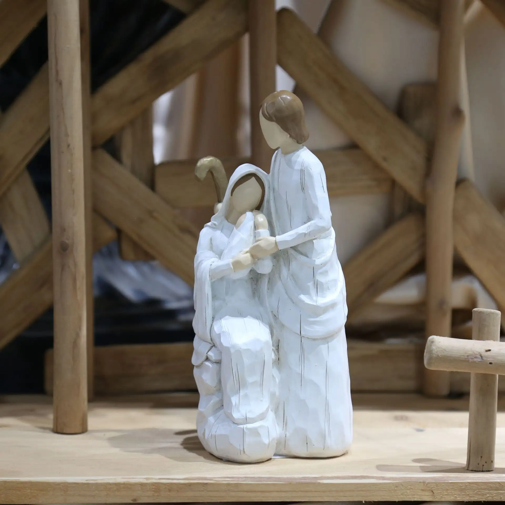 Voorraad Hars Handwerk Warme Familie Religieuze Beelden Katholiek In Creatieve Emulatie Houtsneden Voorwerpen Sculptuur