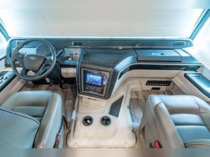 รถบ้านราคาประหยัดสำหรับครอบครัว ปี 2023 รุ่น ENTEGRA VISION XL 36C มาตรฐานไอเสียยูโร 5 รองรับ 4-6 คน สีขาว - Product Image 3