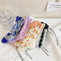 Printemps et été nouvelles chaussettes en dentelle amour japonais à rayures verticales Cass chaussettes tube moyen pour femmes Klein bleu chaussettes transparentes