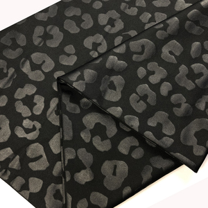 Dry Fit Cotton Like 4 Way Stretch Transpirable Poliéster <span class=keywords><strong>Leop</strong></span> Diseños Tela estampada para sujetadores deportivos y mallas - Product Image 3