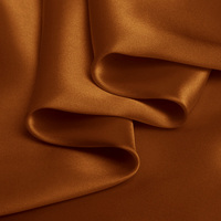 Tissu 100% Soie de Mûrier 19mm Satin Charmeuse 45" de largeur Couleur Jaune Ambre N°70 Respirant pour Robe, Vêtements de Nuit et Costumes