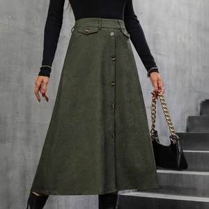 Jupe parapluie mi-longue élégante pour femme, avec poches et boutons à la taille, style français, personnalisable en gros (OEM) - Product Image 3