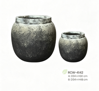 Pot de fleurs vintage en ciment texturé mat, effet vieilli et dégradé, rond et bombé, pour aménagement paysager de cour - Vente en gros