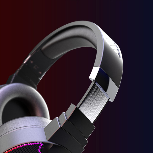 OEM ODM 3.5mm Wired USB Gaming Headset with RGB Illuminated Microphone 7.1 Multicolor Light for PC for DJs and Gamers on PS4 PS3