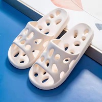 Pantoufles de maison pour hommes et femmes Chaussures de bain d'intérieur douces et confortables pour la douche
