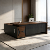 Meubles de bureau, bureau de direction moderne en forme de L, grand bureau de patron avec armoire latérale