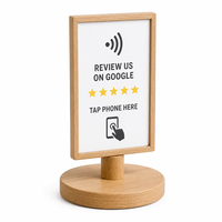 Support de table en bois personnalisé pour avis Google sans contact avec base en U et fonction NFC – Affichez vos avis sur Google