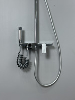 Robinet de Douche Moderne en Laiton avec Étagère en Verre Trempé, Ensemble de Douche Pluie 4 Modes et Douchette à Main pour Hôtels et Salles de Bain Domestiques