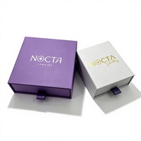 Boîte cadeau en papier personnalisée pour bijoux, avec insert en éponge, pour bague, boucles d'oreilles, collier, emballage rigide