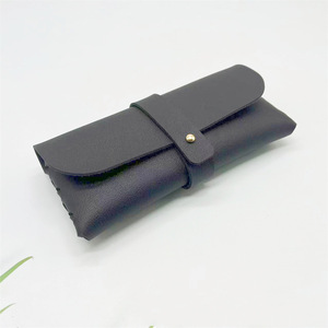 Étui à lunettes en cuir personnalisé rectangulaire noir uni avec logo pour lunettes de soleil et lunettes de vue - Product Image 2