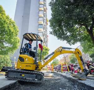 Mini-excavatrice XE17U de 1,7 tonne, à rotation zéro, chenilles rétractables, moteur Kubota fiable, pelle hydraulique compacte, prête à être expédiée - Product Image 5