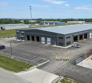 Abri de stockage portable en structure métallique, bâtiment métallique préfabriqué, kit d'atelier compact, hangar industriel à ossature en acier - Product Image 1