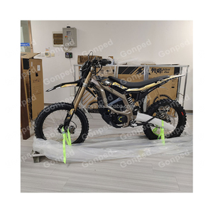 Moto tout-terrain Surron Ultra 2026 avec roue arrière de 18 pouces et roue avant de 19 pouces, couleur bronze/noir ; Moto tout-terrain Surron Ultra Bee 2025 avec roue arrière de 18 pouces et roue avant de 19 pouces - Product Image 2