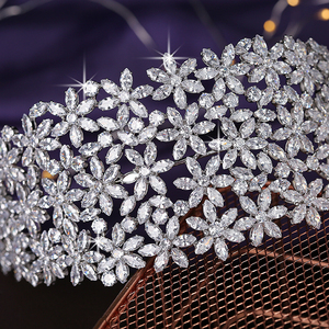 Corona con Fiori Design Elegante Accessori per Capelli da Sposa per Donne Tiara e Corona con Zirconi per Feste BC5460 - Product Image 6