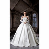Robe de mariée blanche sur mesure en satin, coupe princesse, longueur ras du sol, avec fleurs et traîne chapelle, fabricant OEM ODM, pour la mère de la mariée
