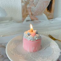 Rosa Niedliche Geburtstagsgeschenk Sojawachs Handgemachte Aromatherapie-Kerze in Kuchenform Chinesische Schlafzimmer-Dekoration Festlich